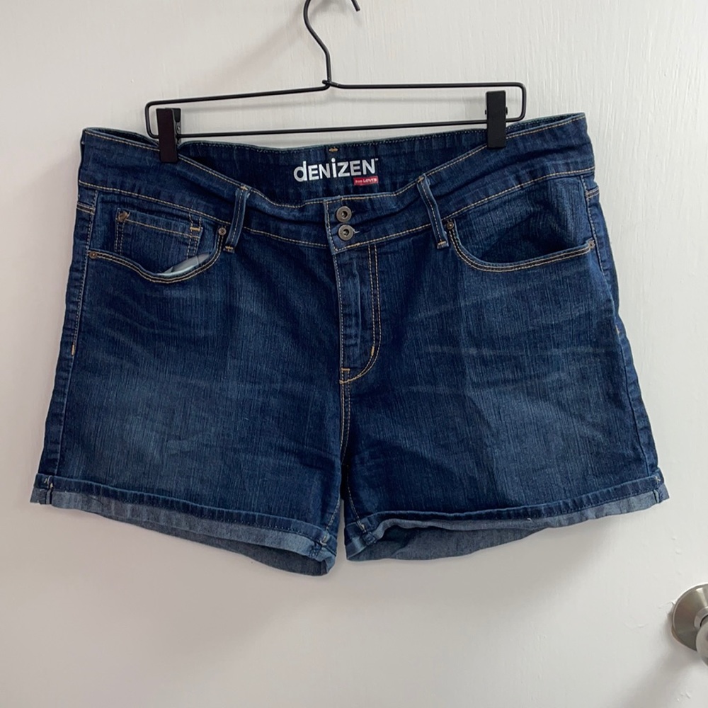 Denizen From Levi’s Women’s Jean Shorts (3727)